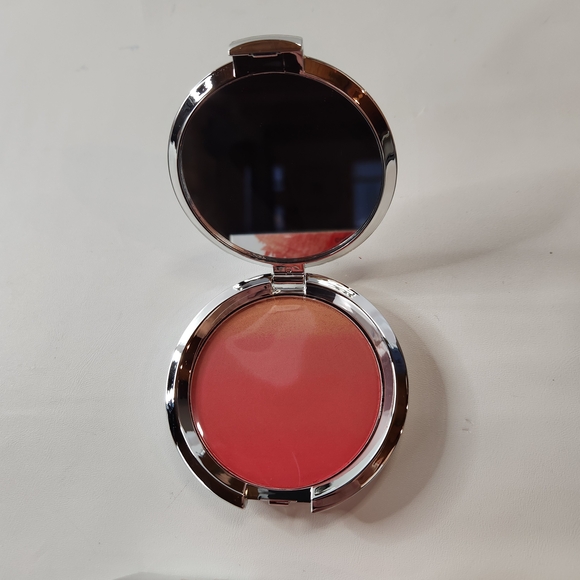 It Cosmetics CC Radiance Ombre Blush Coral Flush, 0.38 oz. - Picture 3 of 6